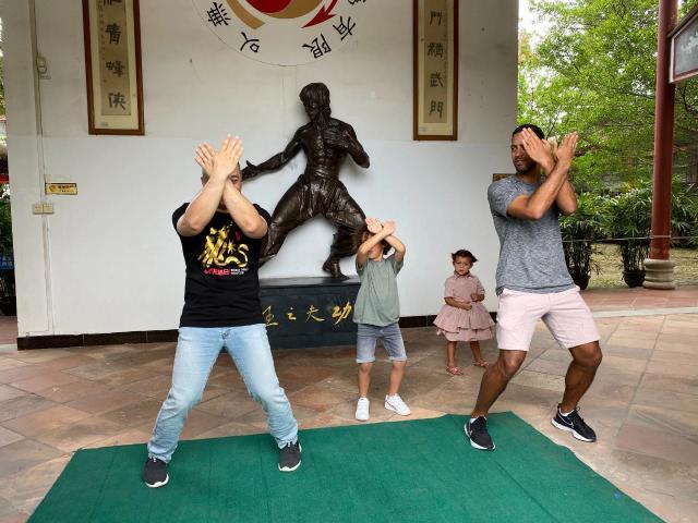 世界杯最佳射手-登贝莱休假时学起了武术  谈疫情下中国最安全